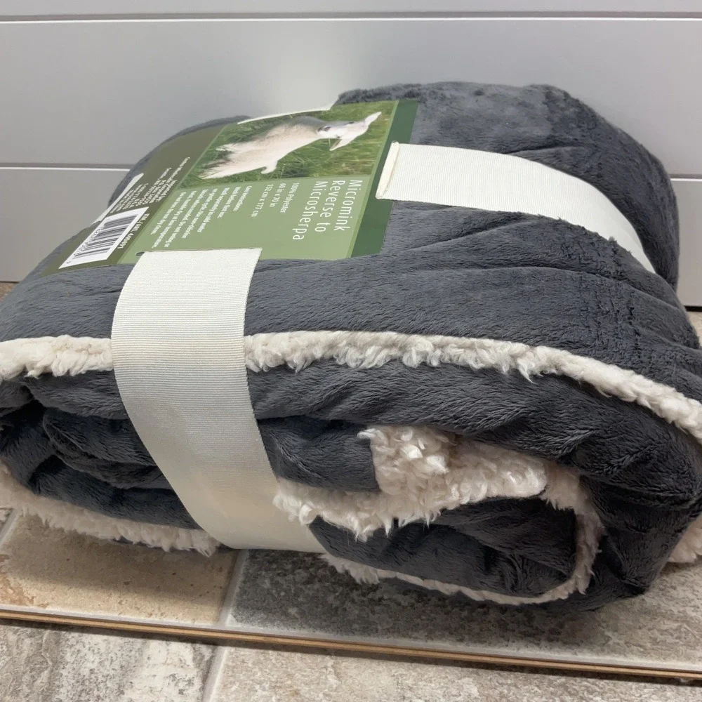Costco Cuddly Microsherpa Throw Blanket Gray Micromink Reversible 60x70  NEW